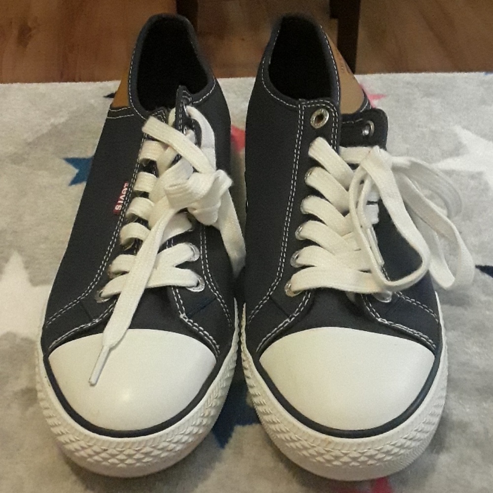 Levi's Canvas Shoes